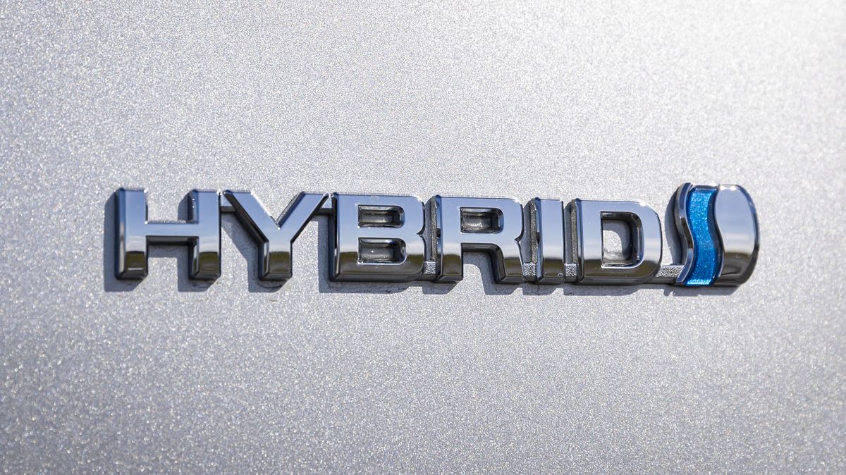 V Česku vzrostl prodej hybridů i elektromobilů, zájem o plug-in hybridy klesá